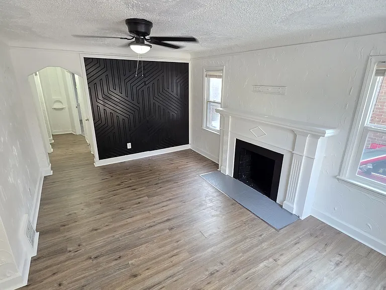 15841 Steel St — Photo 13
