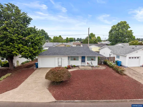 1639 Vanderbeck Ln, Woodburn, OR 97071