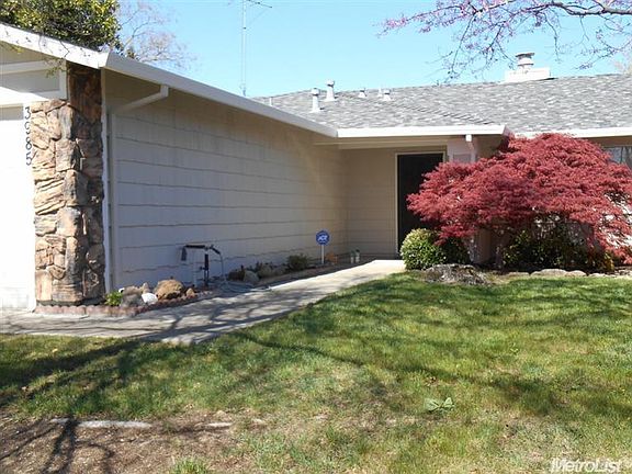2nd image of 3985 Deer Trail Way