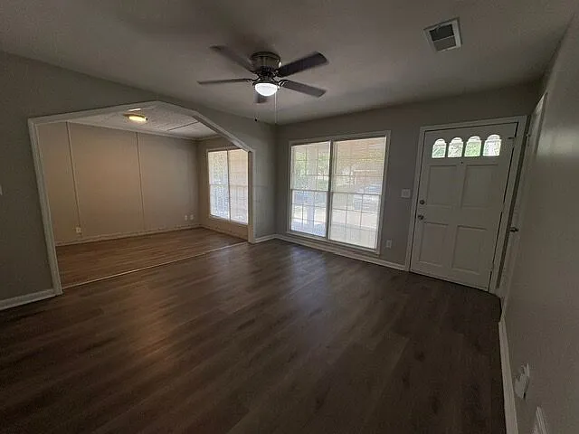 8116 Trafalgar Way — Photo 2