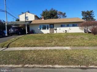5 Valley Rd, Levittown, PA 19057