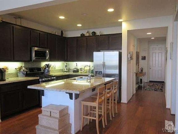 3rd image of 897 Coronado Cir