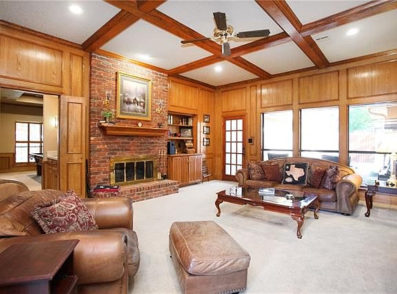 3rd image of 2504 Pickwick Ln