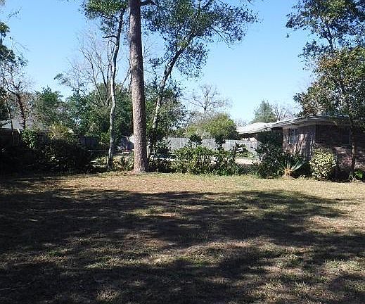 2nd image of 1804 Parkcrest Dr