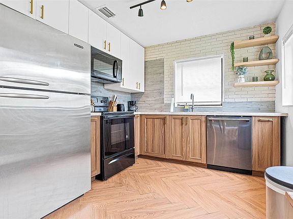 5th image of 121 NW 53rd Court