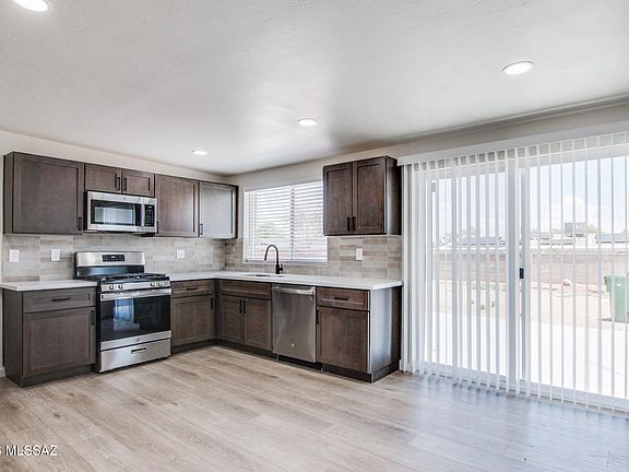 3rd image of 6331 S Cardinal Ave