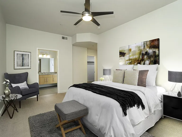 6462 Woodley Ave — Photo 7