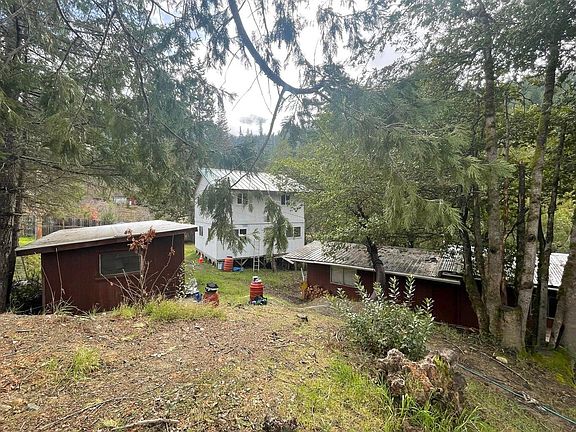 2nd image of 232 E Perch Creek Rd
