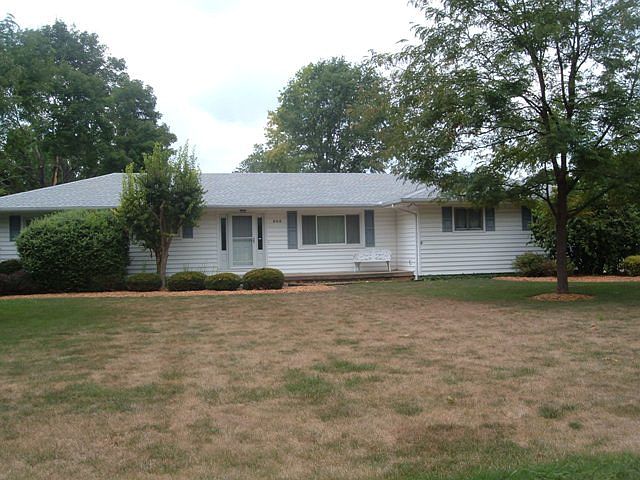 2nd image of 605 Ridgewood Dr