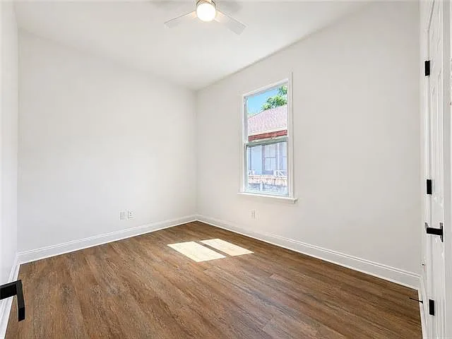 2322 Chippewa St — Photo 13