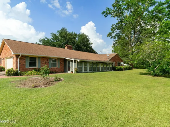 58 Deer Creek Rd, Lumberton, MS 39455