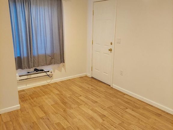 2nd image of 688 Ash Ave
