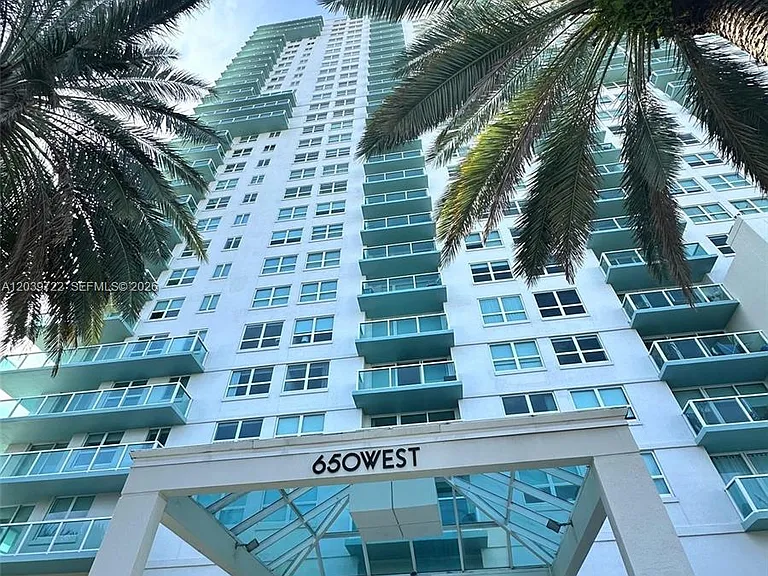 650 West Ave #403 — Photo 1