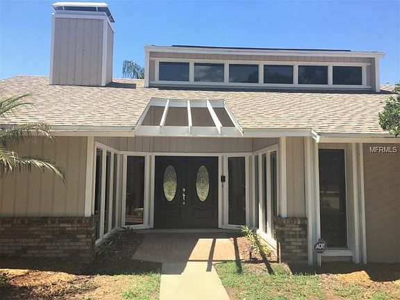 3rd image of 9204 Hollyridge Pl