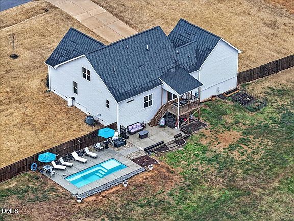 3rd image of 164 Brodie Rose Landing Way