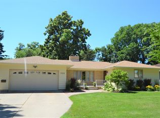 1309 N Washington St, Aberdeen, SD 57401
