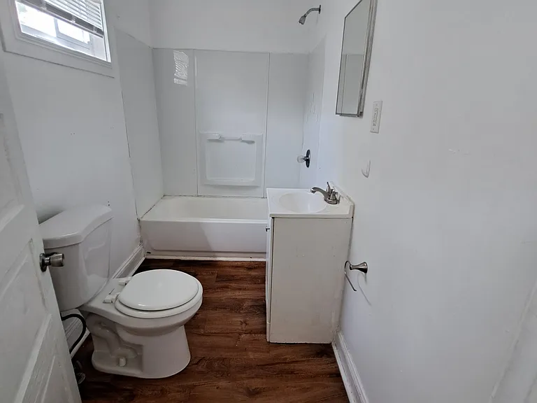 511 Parrot St — Photo 6