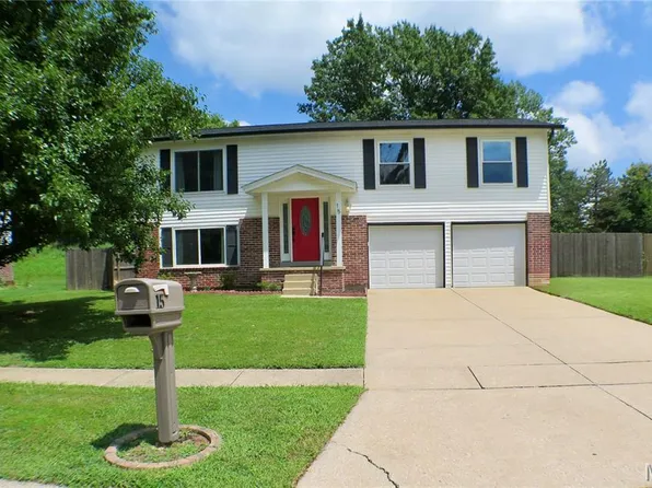 15 Chip Dr, O'Fallon, MO 63366