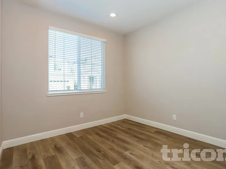 1265 Victorian St — Photo 4