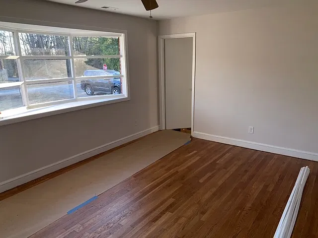 Concord Ave N 912 - 1 — Photo 2