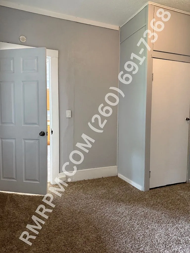 641 Byron St. Huntington - 1 — Photo 2