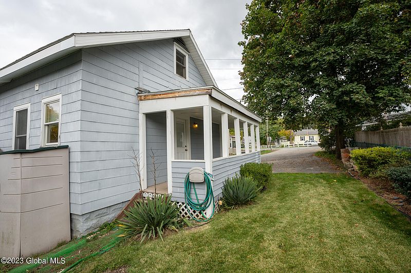 4th image of 2 Pine Grove Street
