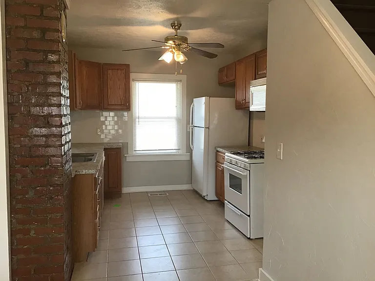 14704 Delaware Ave — Photo 5