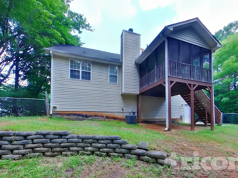 52 Spencer Ct — Photo 15