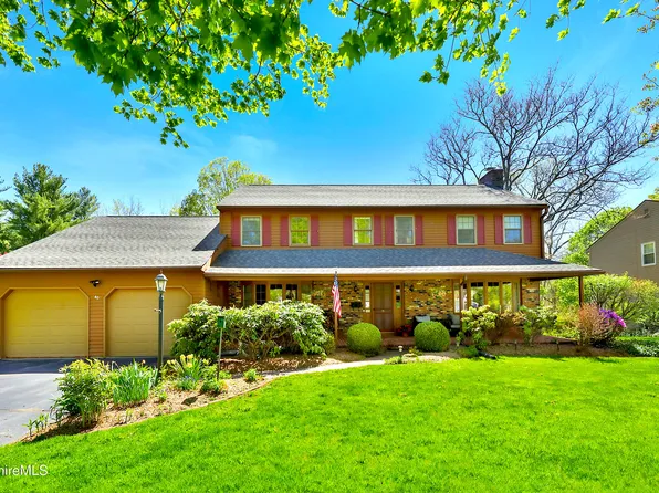 40 Brookside Dr, Pittsfield, MA 01201