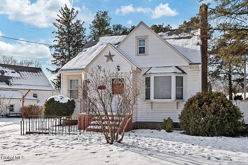 2nd image of 6 Mayflower Drive