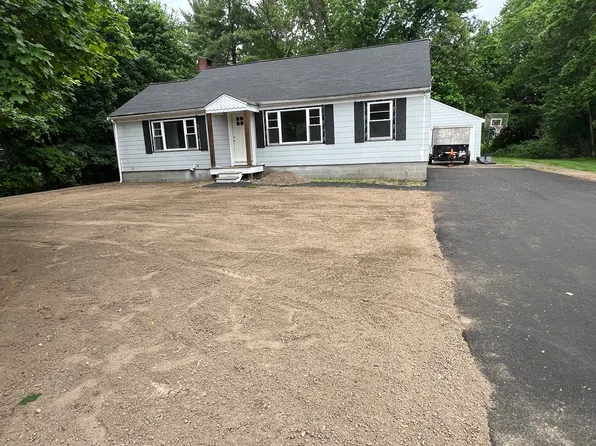 94 Pleasant St, Medfield, MA 02052