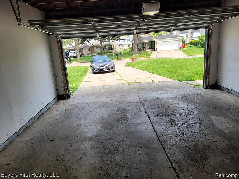 18425 Alta Vista Dr — Photo 28