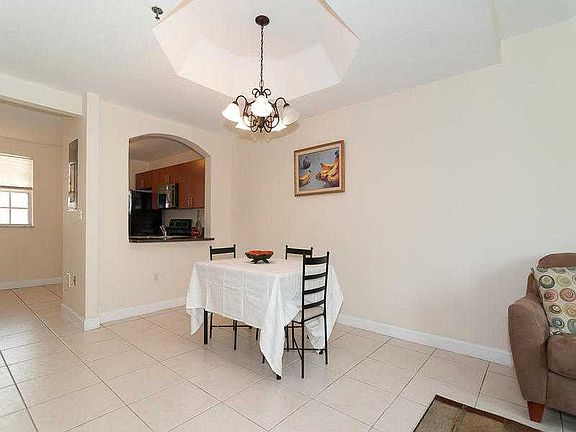 3rd image of 955 NW 82nd Ave APT 215-C