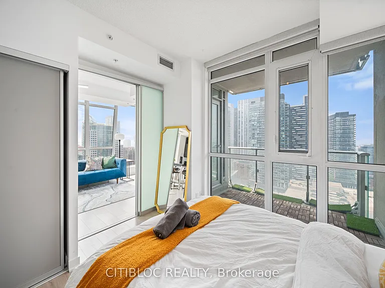 30 Nelson St #2807 — Photo 5