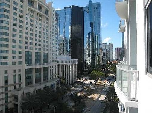 3rd image of 1060 Brickell Ave #6O9
