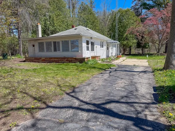 6680 M 30, Hope, MI 48628