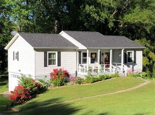 320 Comet Dr, Hendersonville, NC 28791