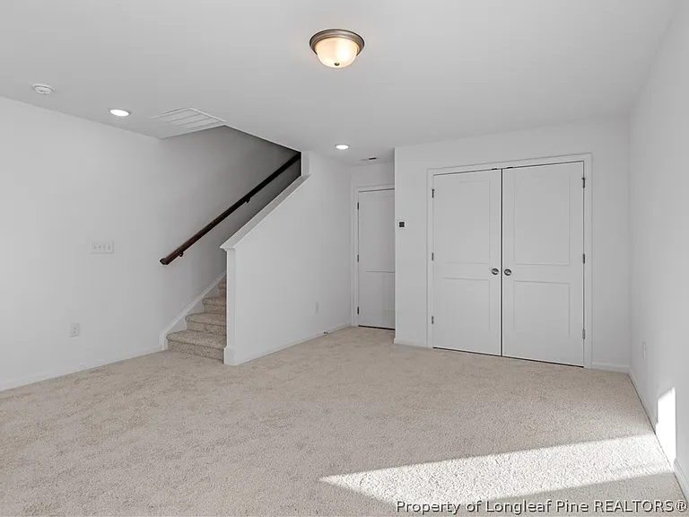 1939 Robin Hill Ln — Photo 5