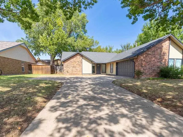 908 NE Dove Ln, Lawton, OK 73507