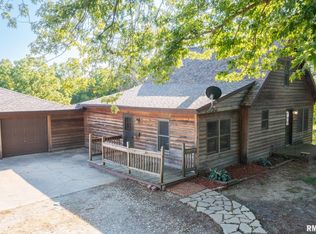 734 W Fort St, Farmington, IL 61531