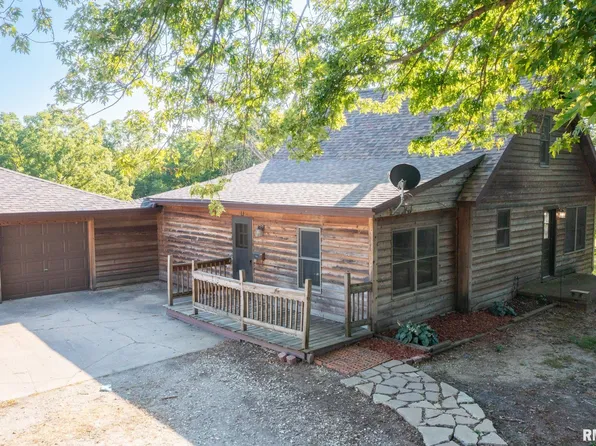 734 W Fort St, Farmington, IL 61531