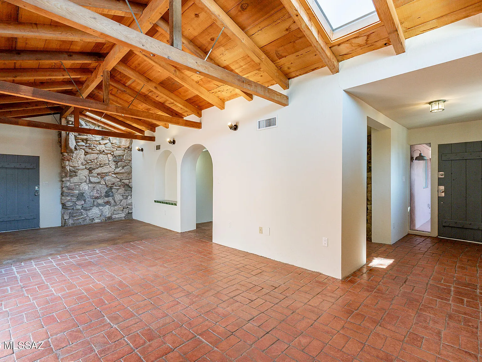 2 bed, 2.5 bath, 1620 sqft, $1,950 — Photo 4