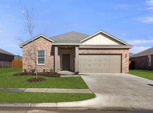 18 Glen Crossings Rd, Edgecliff Village, TX 76134