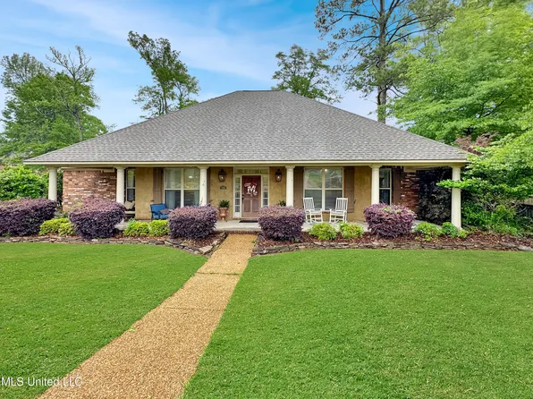 706 Cabernet Dr, Clinton, MS 39056