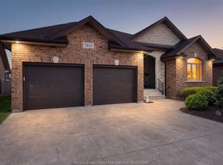 2655 Skinner St, Lasalle, ON N9H2R6