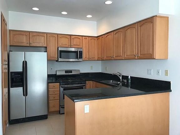 Kitchen w/Stainless Steel Appliances