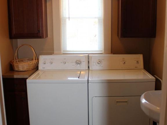 Laundry (off Kitchen)