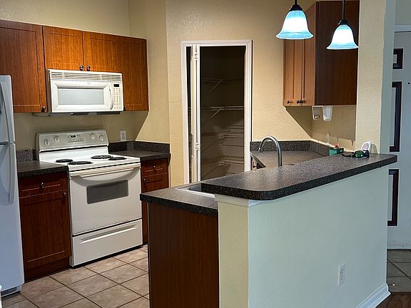 2nd image of 2220 Chianti Pl #826