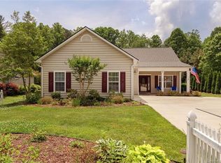 209 Cambridge Dr, Brevard, NC 28712