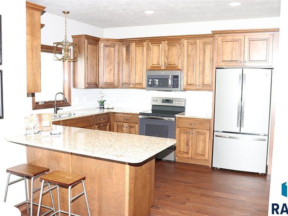 2nd image of 7305 Grand Arbor Ct